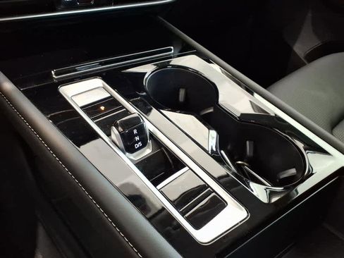 Used 2025 Volkswagen Atlas SEL image 13