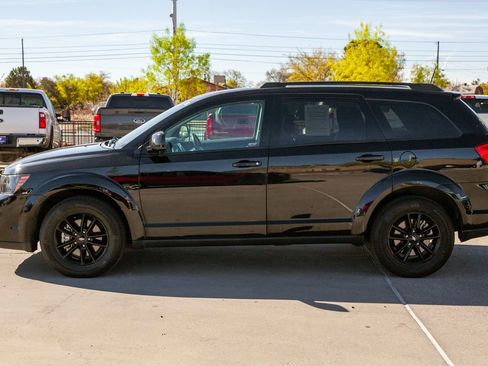 Used 2019 Dodge Journey SE w/ Connectivity Group FWD image 9