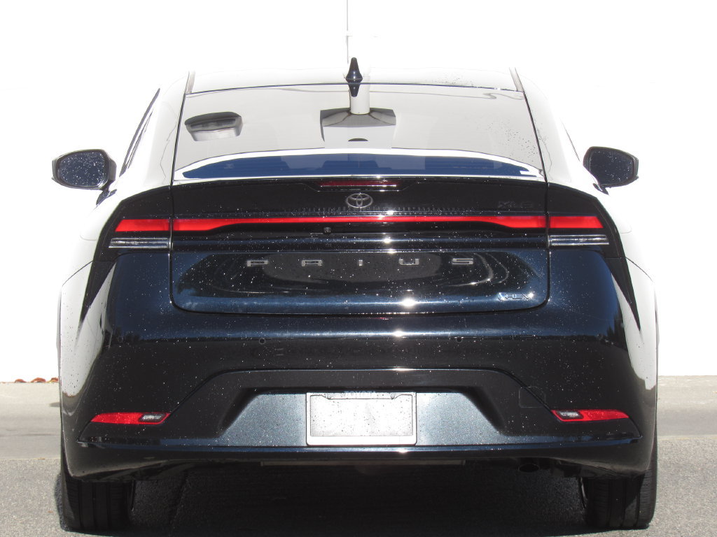 Used 2025 Toyota Prius FWD image 7