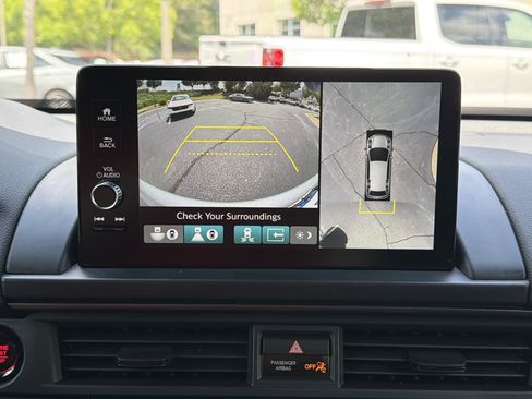 Certified 2025 Honda Pilot TrailSport image 6