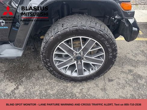 Used 2024 Jeep Wrangler High Altitude image 14