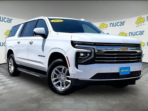Used 2025 Chevrolet Suburban LT AWD/4WD image 1