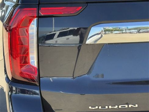 Certified 2021 GMC Yukon SLE image 6