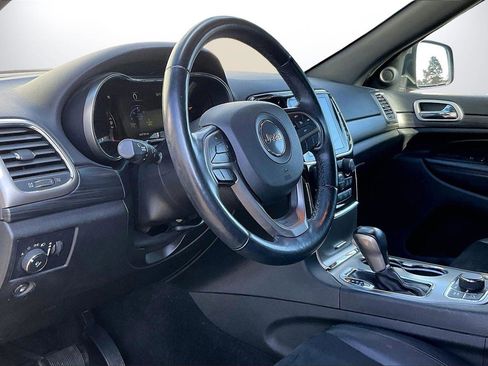 Certified 2022 Jeep Grand Cherokee Laredo X image 19