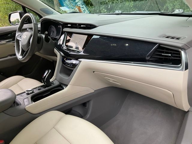 Used 2024 Cadillac XT6 Premium Luxury w/ Technology Package FWD image 24