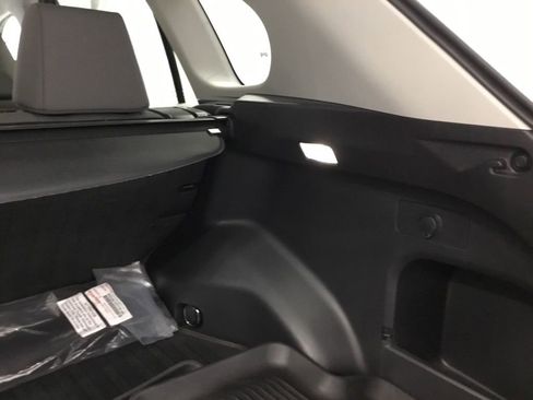 Used 2023 Toyota RAV4 XLE image 18