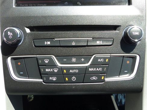 Used 2016 Ford Fusion SE FWD image 50