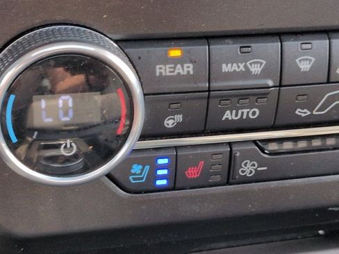 Used 2021 Ford Expedition XLT RWD image 25