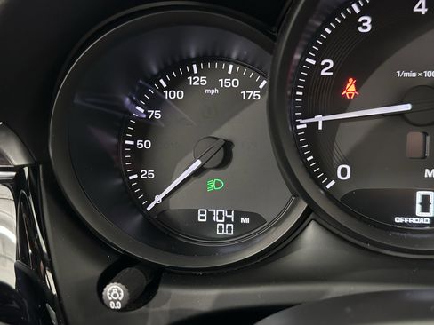 Certified 2024 Porsche Macan image 50