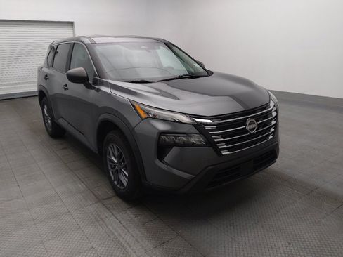 Used 2024 Nissan Rogue S image 13