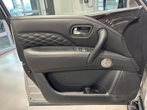 Used 2023 INFINITI QX80 Premium Select image 14
