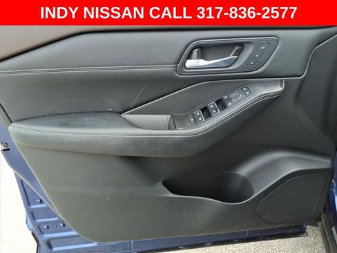 Used 2023 Nissan Rogue SL image 11