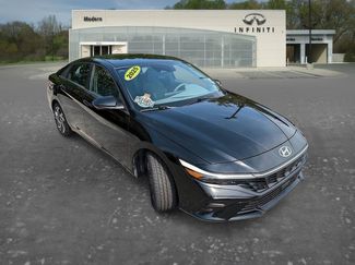 Used 2025 Hyundai Elantra SEL FWD video 2