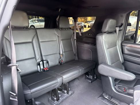 Used 2022 Chevrolet Suburban High Country AWD/4WD image 24
