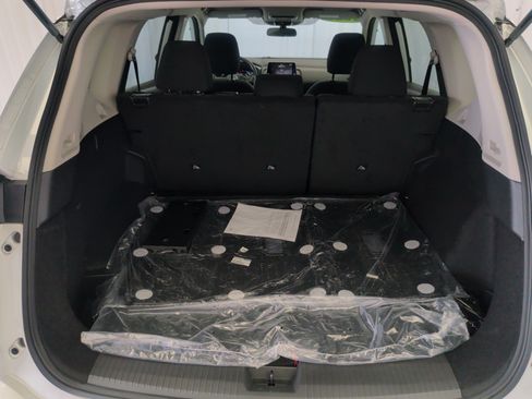 Used 2025 Nissan Rogue S FWD image 15