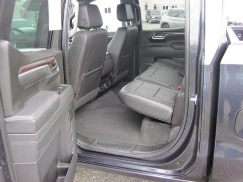 Used 2025 GMC Sierra 1500 SLT AWD/4WD image 8