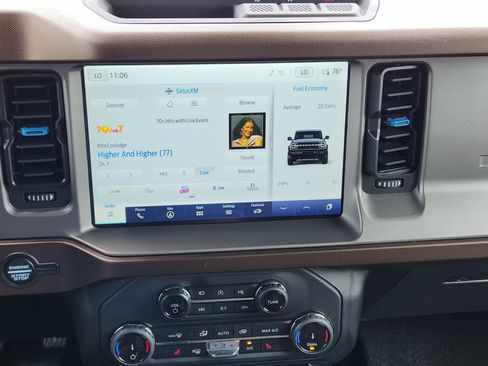 Used 2022 Ford Bronco Outer Banks AWD/4WD image 15