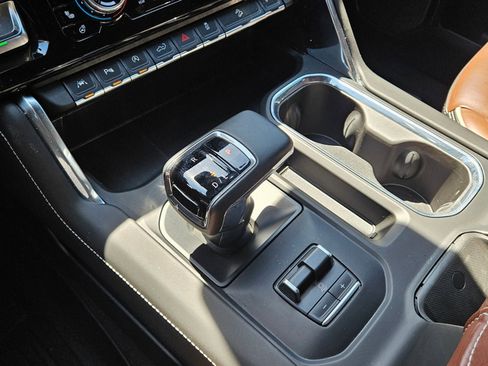 Used 2025 GMC Sierra 1500 Denali Ultimate image 19