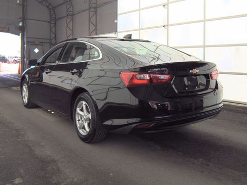 Used 2018 Chevrolet Malibu LS FWD image 3