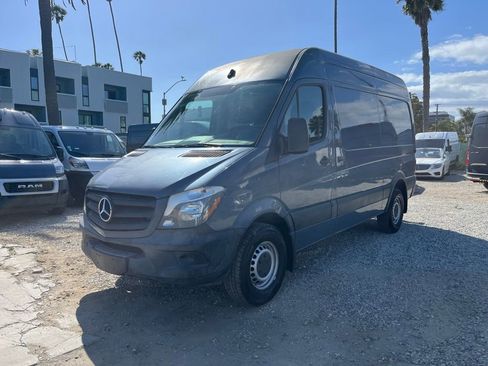 Used 2018 Mercedes-Benz Sprinter 2500 image 6