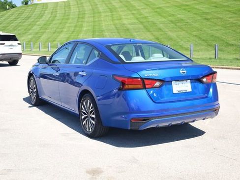 Used 2025 Nissan Altima 2.5 SV FWD image 5