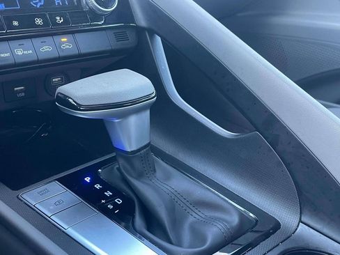 Used 2023 Hyundai Elantra SEL image 29