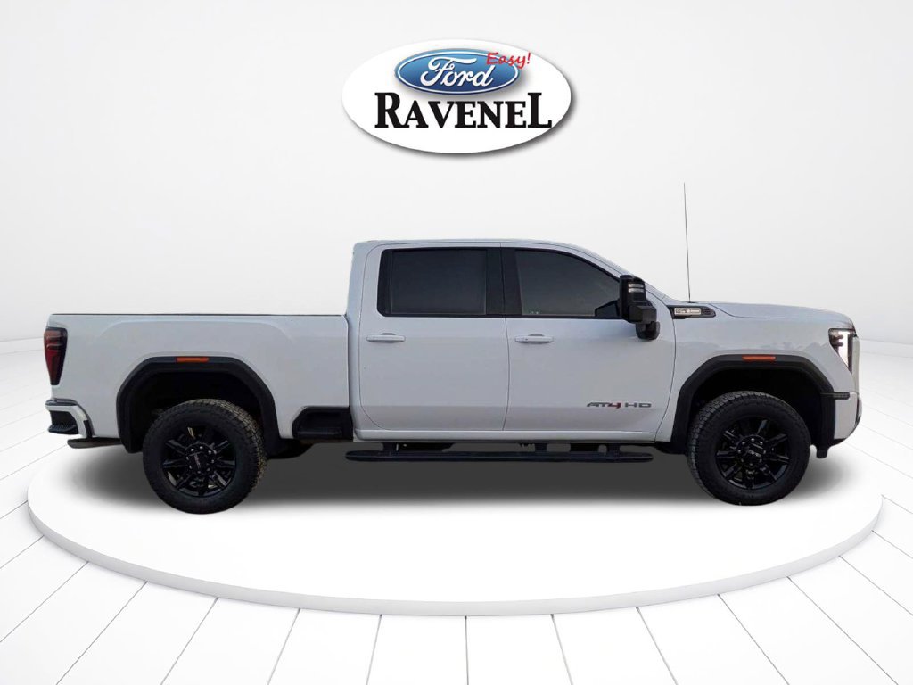 Used 2024 GMC Sierra 2500 AT4 AWD/4WD image 3