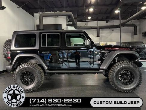 Used 2025 Jeep Wrangler Unlimited Rubicon AWD/4WD image 1