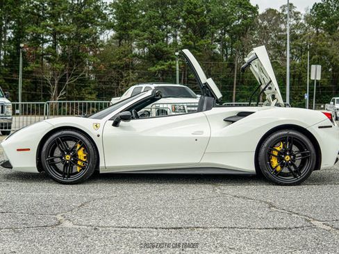 Used 2017 Ferrari 488 Spider image 22