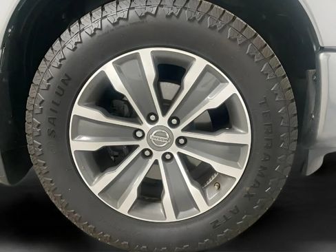 Used 2017 Nissan Titan S AWD/4WD image 23