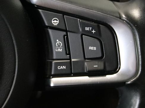 Used 2018 Jaguar F-PACE Prestige AWD/4WD image 19