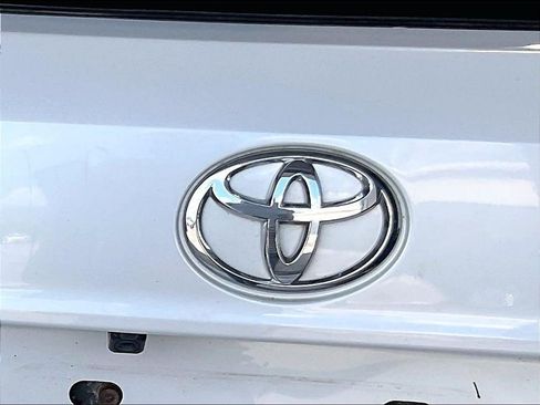 Used 2023 Toyota Highlander XLE AWD/4WD image 29