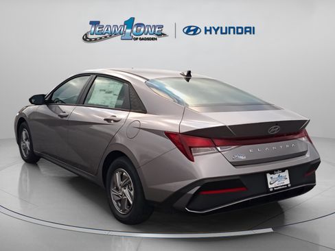 New 2026 Hyundai Elantra SE w/ Cargo Package image 6
