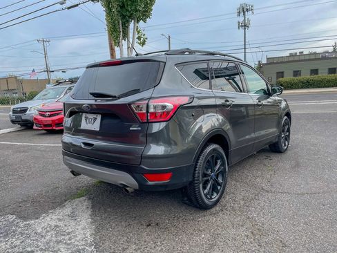 Used 2017 Ford Escape SE AWD/4WD image 5