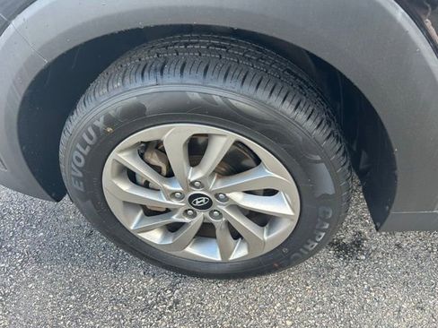 Used 2017 Hyundai Tucson SE AWD/4WD image 8