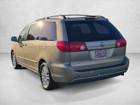 Used 2008 Toyota Sienna XLE FWD image 8