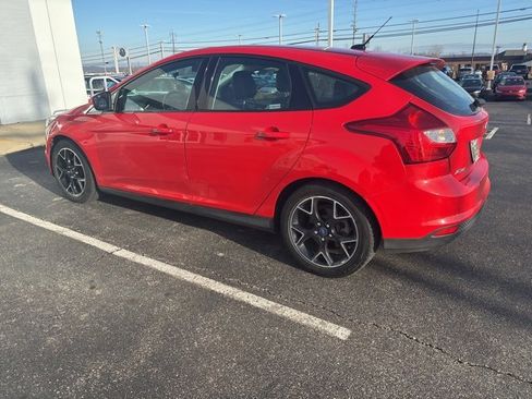 Used 2012 Ford Focus SE w/ SE Sport Pkg image 2