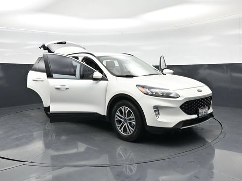 Used 2022 Ford Escape SEL w/ Technology Package FWD image 30