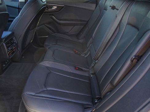 Used 2022 Audi Q8 Premium Plus w/ Premium Plus Package image 28