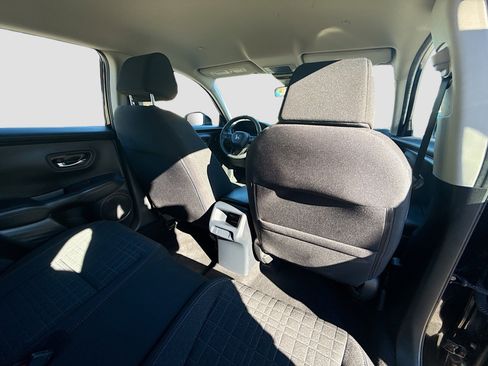 Certified 2023 Honda HR-V LX image 28