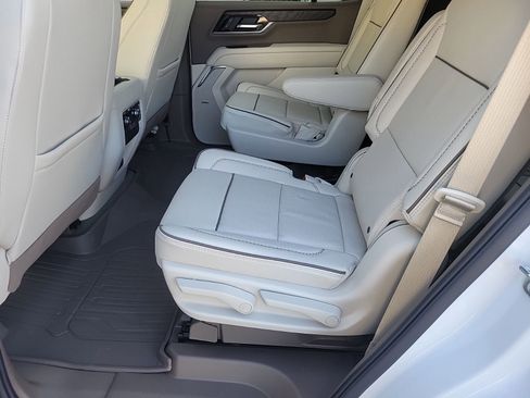 New 2026 GMC Yukon Denali w/ Sun & Power Step Package image 11