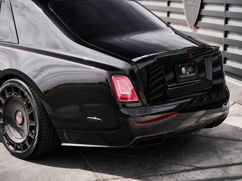 Used 2023 Rolls-Royce Phantom Sedan RWD image 16