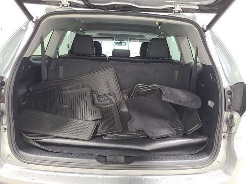Used 2014 Toyota Highlander XLE AWD/4WD image 39