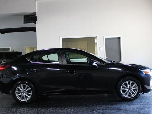 Used 2018 MAZDA MAZDA3 Sport w/ Preferred Equipment Package FWD image 2