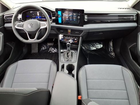 New 2026 Volkswagen Jetta SE image 6