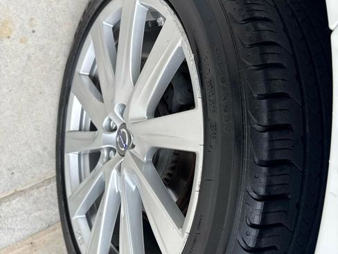 Used 2015 Volvo XC60 T6 Platinum w/ Inscription Package AWD/4WD image 16