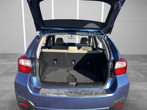 Used 2017 Subaru Crosstrek 2.0i Premium image 12