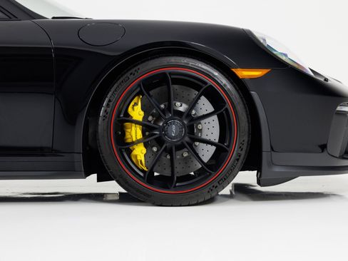 Used 2018 Porsche 911 GT3 RWD image 13