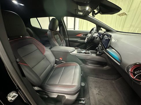 Used 2024 Chevrolet Equinox EV RS FWD image 16