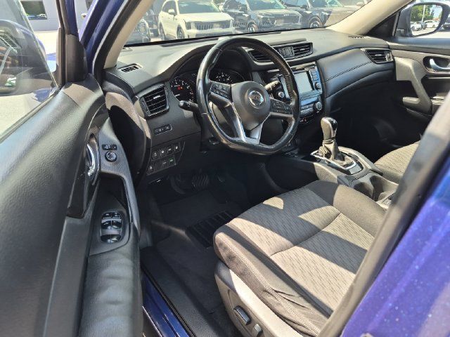 Used 2020 Nissan Rogue SV w/ Premium Package FWD image 10